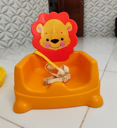 Cadeirinha Alimentação Booster Leão Fisher-price Portátil, excelente estado,parcelo cartao