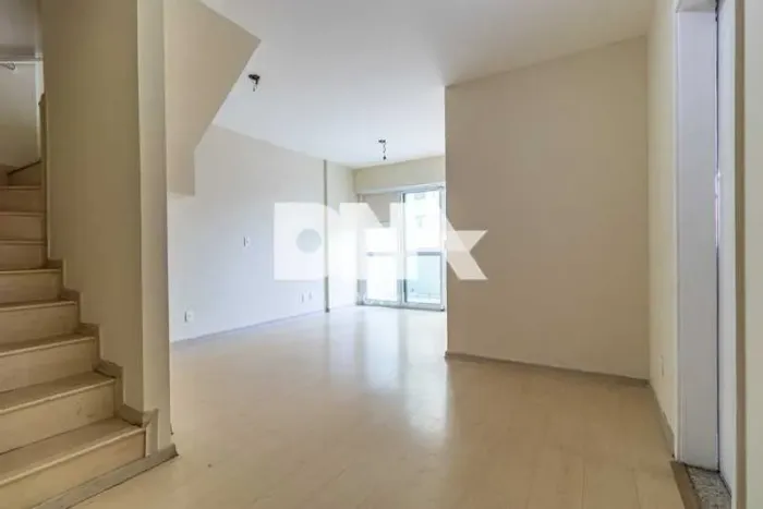 Apartamento - / Residencial / Recreio dos Bandeirantes