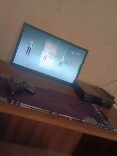 Xbox 360 com 1 manete