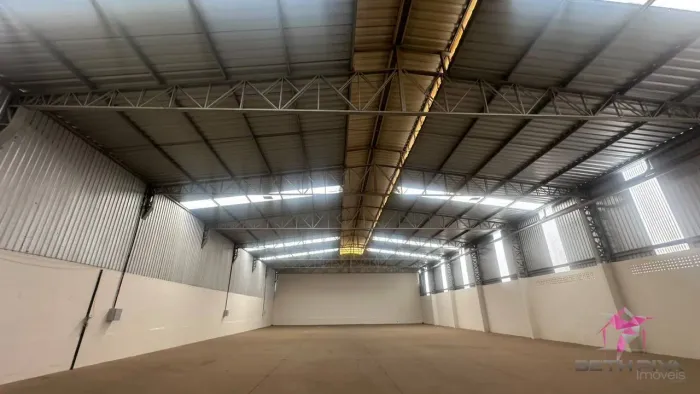 Barracão Comercial e Industrial com 850m² no Distrito Industrial Leme/SP