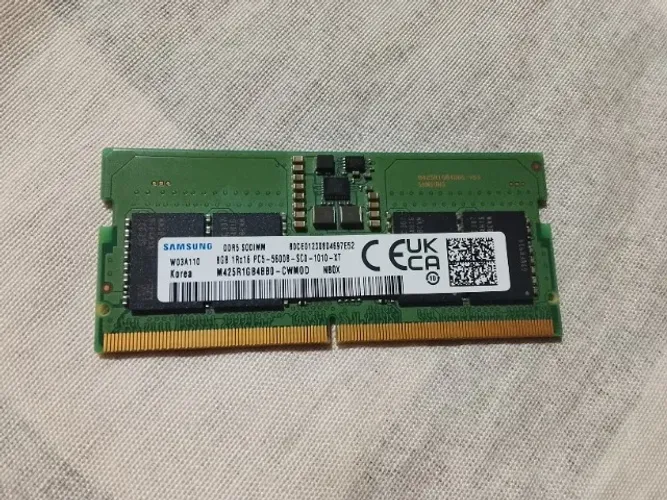 Pente de Memória DDR5 8GB 5600MHz - Testado
