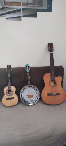 Violão DiGiorgio e cavaquinho Rozine os 2 ativado