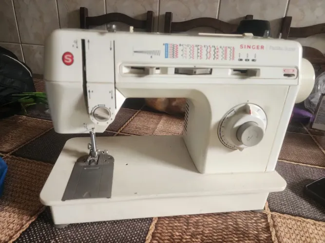 Maquina singer facilita super