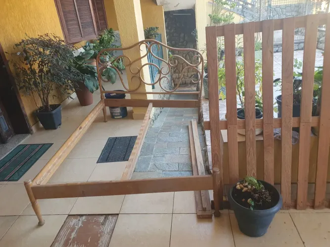 Vendo cama de casal com estrado