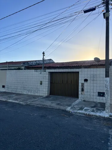 Vendo casa na aruana, proximo ao shopping