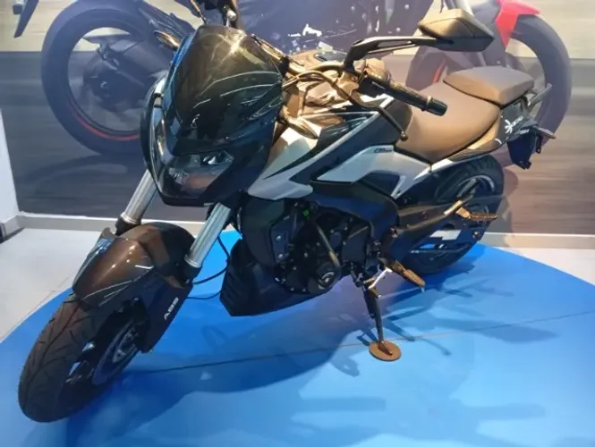 BAJAJ DOMINAR 250 0KM - POTÊNCIA, CONFORTO E ESTILO!