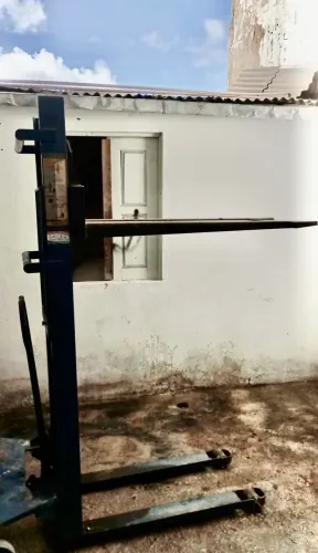 Empilhadeira Manual 1,2 ton