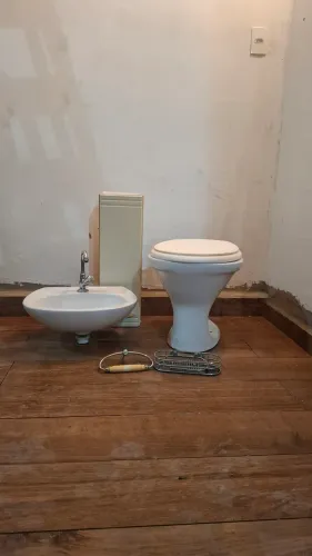 Completo: Válvula hydra, sanitário, pia, torneira!