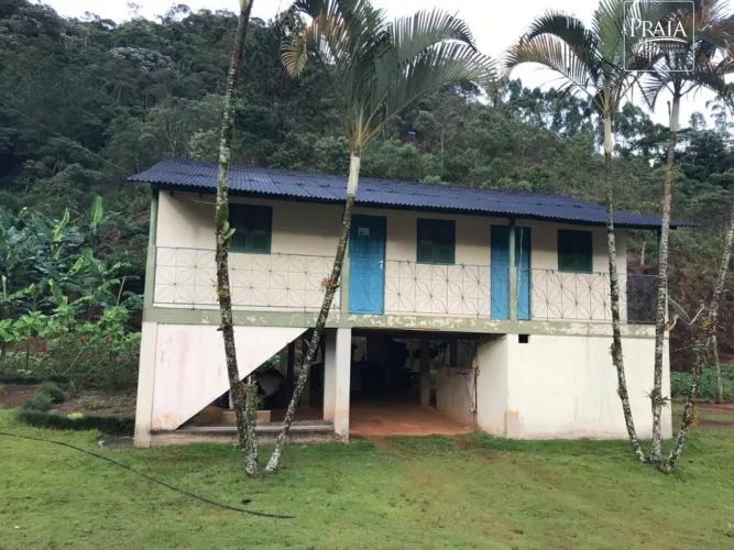 Sítio com 3 dormitórios à venda, 102000 m² por R$ 970.000,00 - Biriricas - Domingos Martin