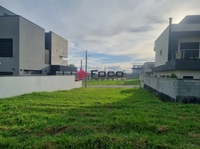 Terreno em Condomínio / Condomínio Reserva Aruanã / Loteamento Floresta / 252m² / São José