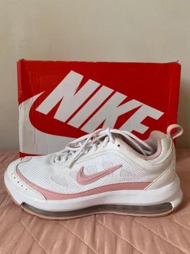 Imperdível Tênis Nike Air Max AP Feminino para academia<br>Ícone de compartilhar<br>Casual