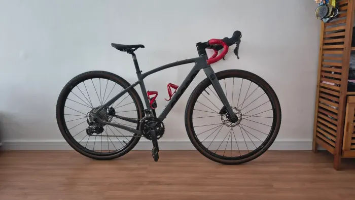 Bicicleta Gravel Carbono GRX 22 velocidades