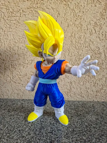 Boneco Vegito Super Saiyajin 35cm Dragon Ball Colecionável