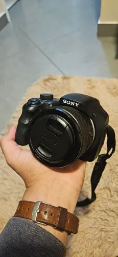 Câmera Sony Cyber-shot DSC-HX300 Superzoom 50x | Estilo DSLR | 20.4 MP | Full HD
