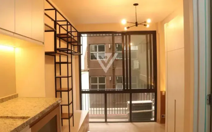 Studio a venda do lado da PUC