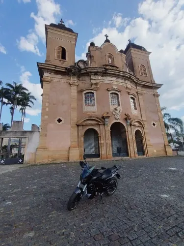 Dominar 400 preta