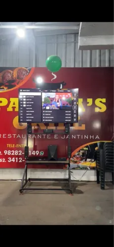 Suporte tv móvel com rodinhas