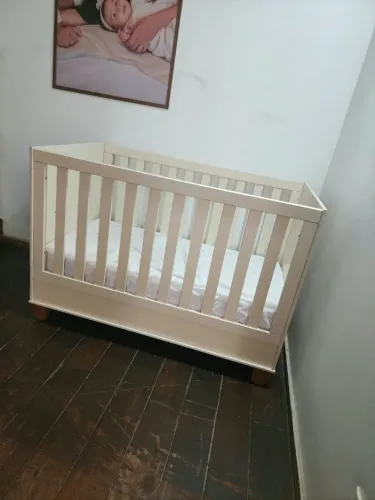 BERÇO 2 em 1 VIRA CAMA DE QUALIDADE COMPRADO EM LOJA CARA DA SILVIANO BRANDAO