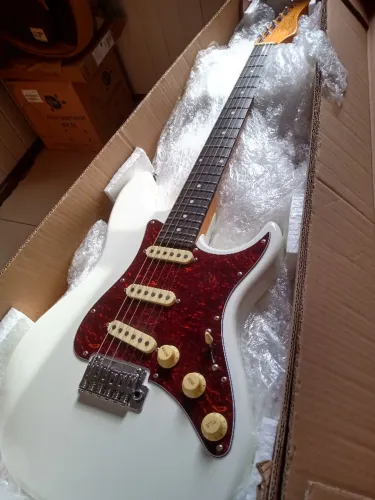 Guitarra Strato Sire S3 New Gen