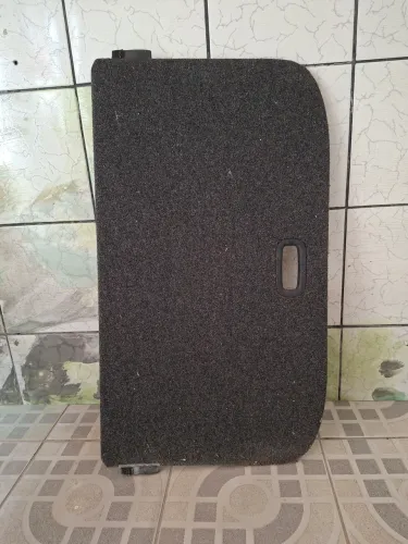 Tampa do estepe volkswagen up