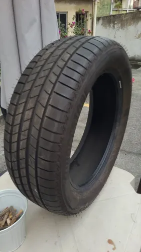 Pneu Bridgestone Turanza T005 205/55 R17 91V