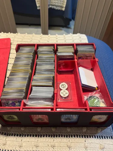 Bulk Pokémon +de 1500 cartas + caixa 