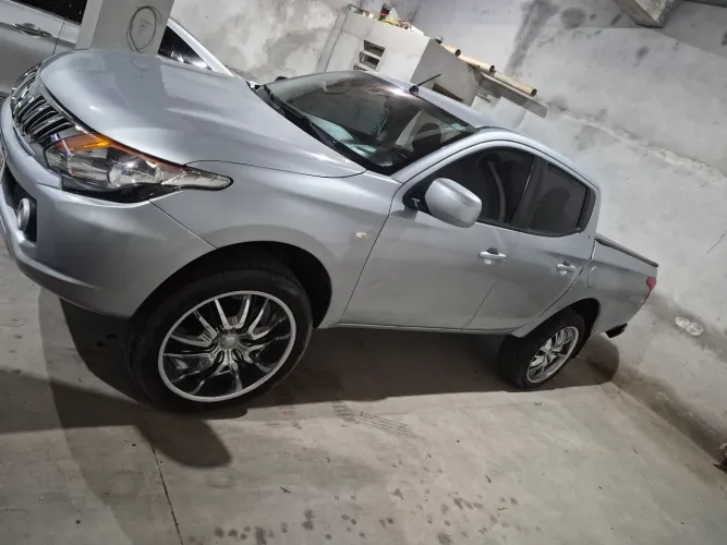 Mitsubishi L200 Triton Sport GLX 2.4 CD Diesel Mec. 2019