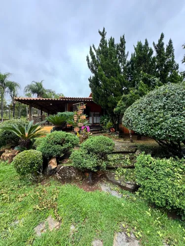 Sítio 10.000m² em Jaboticatubas | Piscina, Pomar, Casa 3 Quartos | Porteira Fechada
