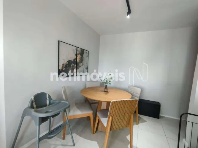 Excelente apartamento de 2/4 reformado.