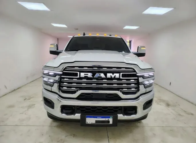 Ram 3500 Limited Longhorn 6.7 TB CD Diesel 2025
