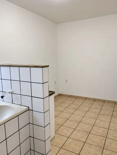 ALUGA-SE APTO DE 01 QUARTO AMPLO COM SUÍTE 