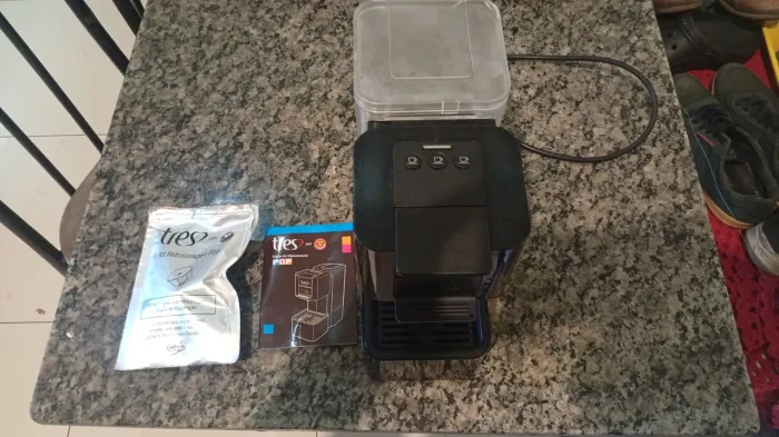 Cafeteira 3 corações de cápsulas