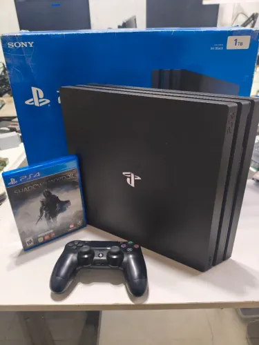 Ps4 pro na caixa completo !!