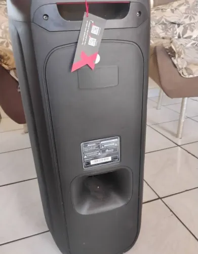 Caixa de 1.600 watts nova