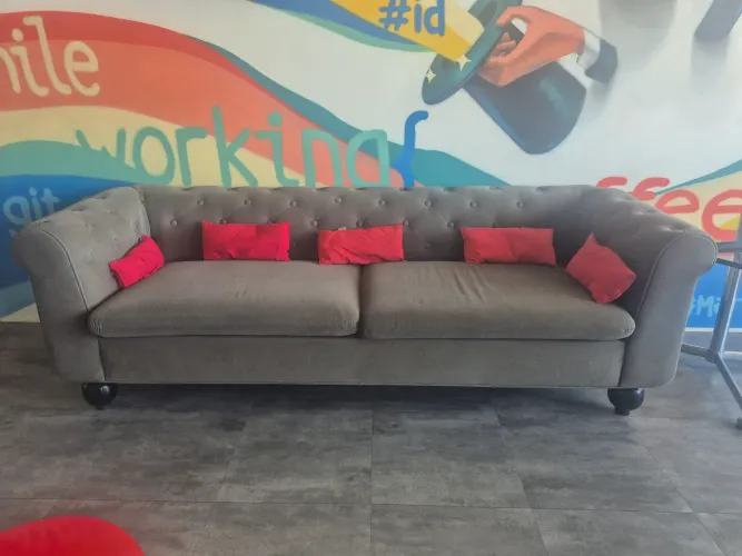 Sofa chesterfiled