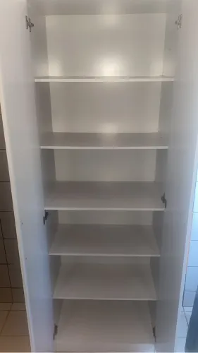Armário 2 portas com 6 prateleiras