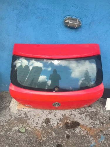 Tampa traseira Gol G5 com detalhe, pequenos amassados, sem o vidro