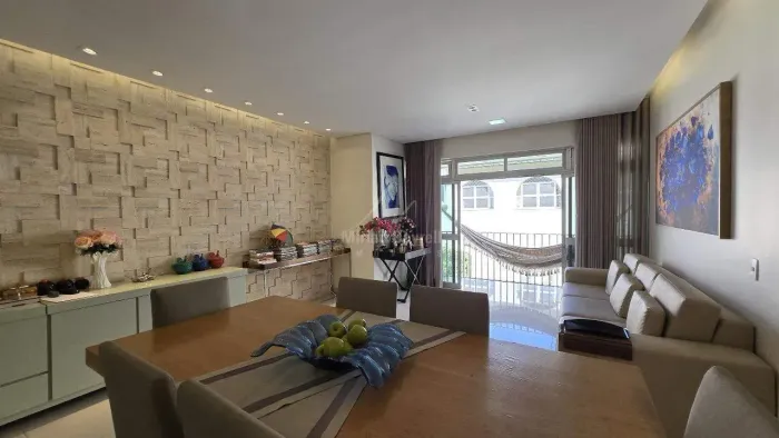 Apartamento com 4 quartos (1 suíte) no bairro Santo Antônio