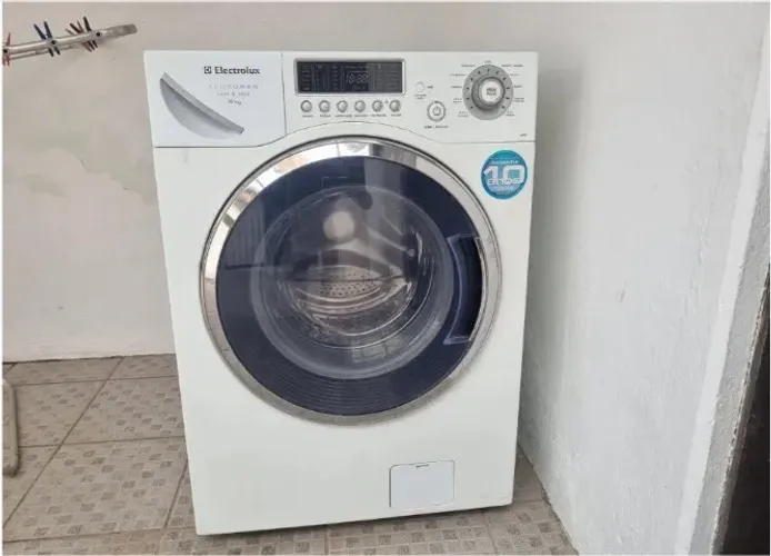 Lava e Seca Inverter 9kg - 220volts ótima Electrolux