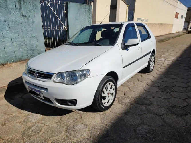 Fiat Palio Celebration 1.0 Fire Flex 8V 4P 2015