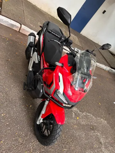Honda ADV 150 2021 - Bem conservada