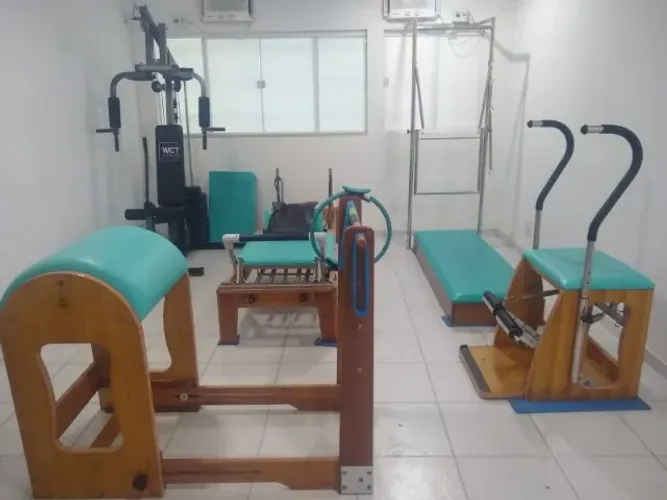 IMPERDÍVEL! Equipamentos de Pilates e um de musculação.