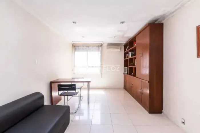 Kitnet/Conjugado : / Residencial / Centro