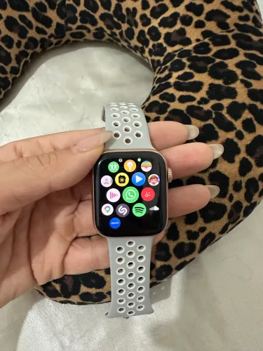 Apple Watch SE 1ª Geração 44 mm