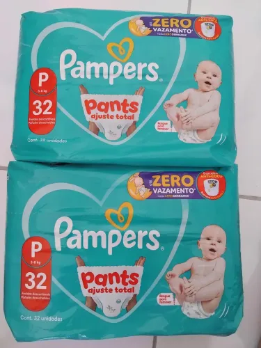 2 pct Fraldas pampers c/ 32 unidades