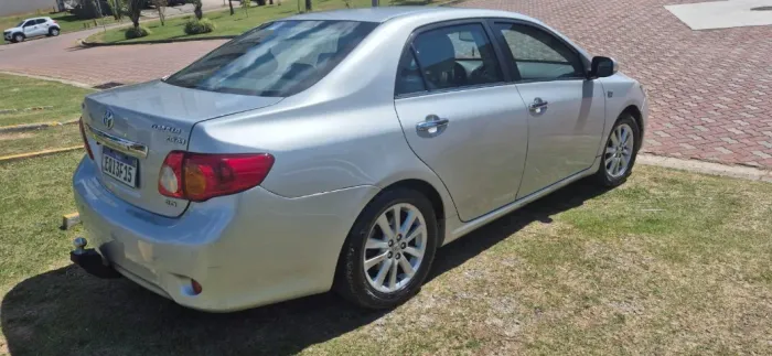 Toyota Corolla Altis 2.0 Flex 16V Aut. 2011