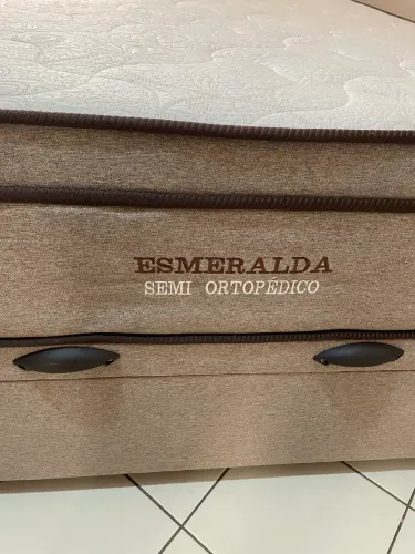 Cama de casal semi ortopédico