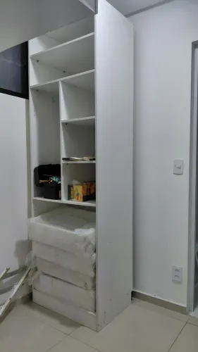 Vendo guarda roupa e nixo 100%mdf projetado