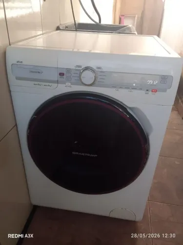Máquina de lavar roupa e secar