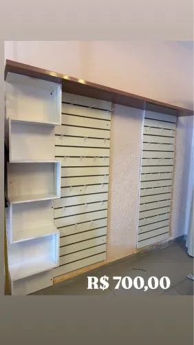 Vendo painel expositor de bolsas e bijuterias